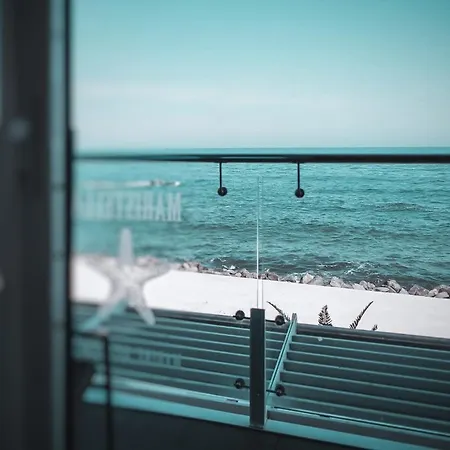 Marine Sea View מלון